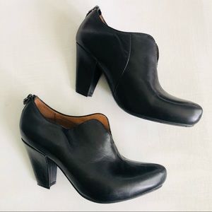 [Earthies] Maressa Leather Split Front + Zipper